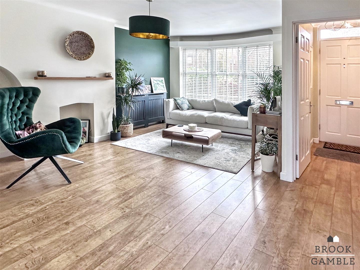 4 Bedroom House. Park Lane in Eastbourne,  4